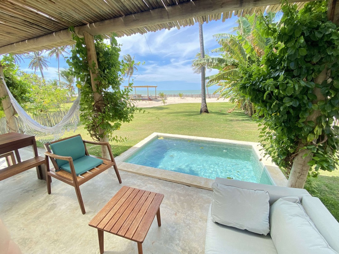 Piscina privativa da Casa Vento com vista para o mar de Icaraizinho